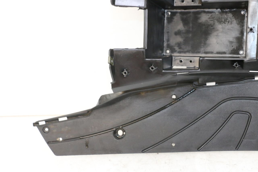 photo de TAPA REPOSAPIES NECO GPX LC 2T 50 (2014 - 2018) - Marcados y referencias originales