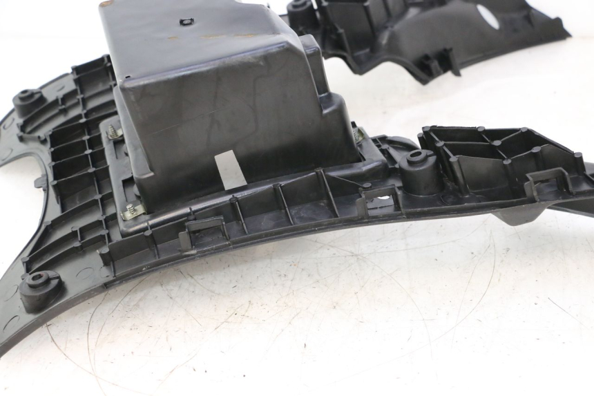 photo de TAPA REPOSAPIES EUROCKA GTR 50 (2007 - 2017) - Primer plano técnico