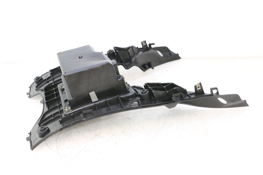 photo de TAPA REPOSAPIES EUROCKA GTR 50 (2007 - 2017) - Detalles de los puntos de fijación