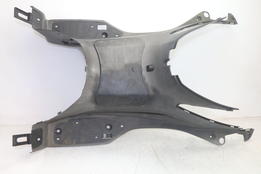 photo de TAPA REPOSAPIES SYM GTS EVO 125 (2009 - 2013) - Vista principal