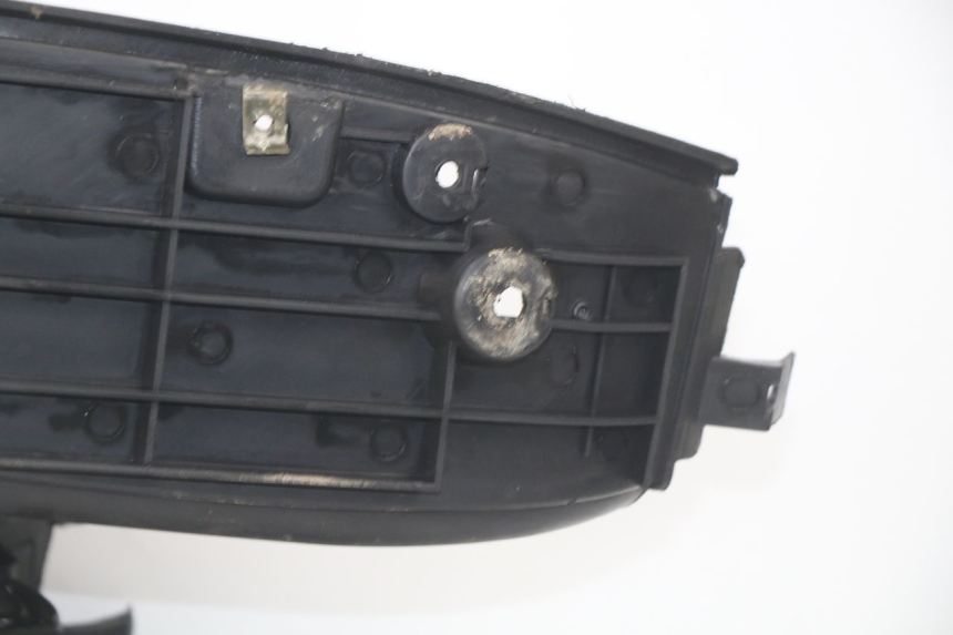 photo de TAPA REPOSAPIES JONWAY GTX 2T 50 (2014 - 2020) - Zoom sobre los componentes