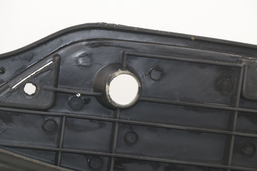 photo de TAPA REPOSAPIES JONWAY GTX 2T 50 (2014 - 2020) - Primer plano de alta resolución