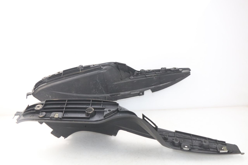 photo de TAPA REPOSAPIES JONWAY GTX 2T 50 (2014 - 2020) - Estado de la superficie y material