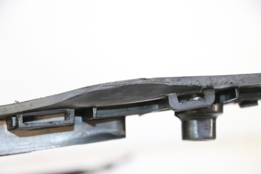 photo de TAPA REPOSAPIES DAELIM HISTORY 125 (2001 - 2002) - Otra perspectiva