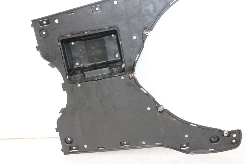 photo de TAPA REPOSAPIES DAELIM HISTORY 125 (2001 - 2002) - Marcados y referencias originales