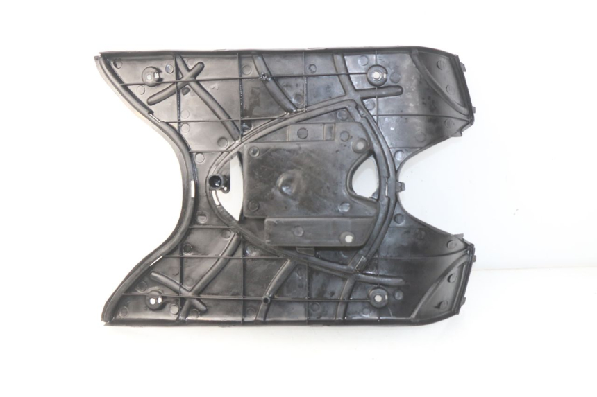 photo de TAPA REPOSAPIES KEEWAY HURRICANE 50 (2006 - 2019) - Detalle de la pieza