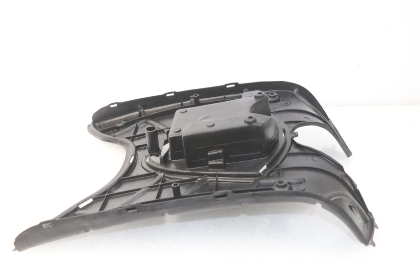 photo de TAPA REPOSAPIES KEEWAY HURRICANE 50 (2006 - 2019) - Otra perspectiva