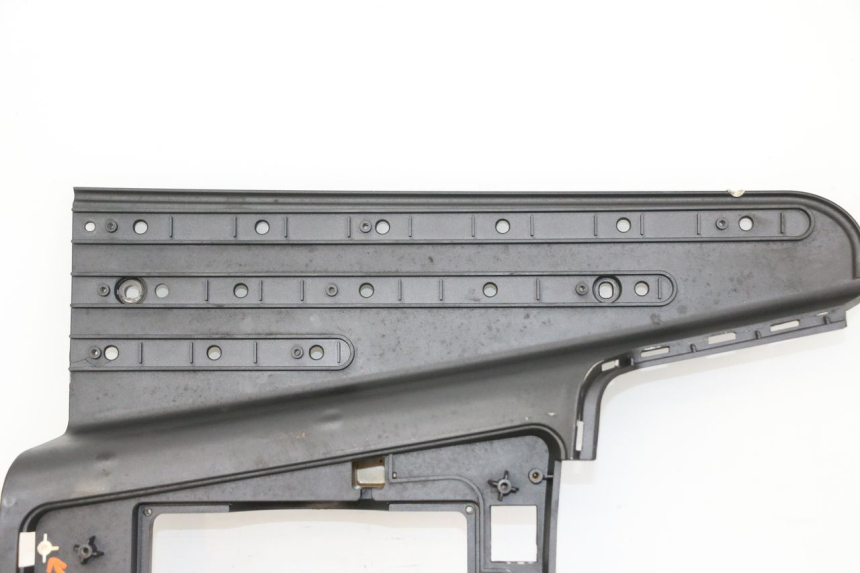 photo de TAPA REPOSAPIES JM MOTORS VX 125 (2022 - 2025) - Otra vista del artículo