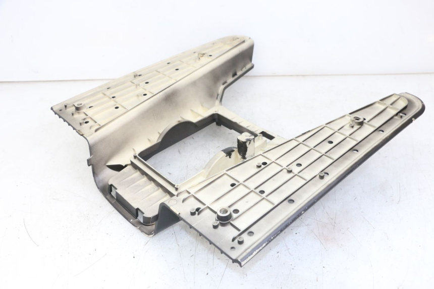 photo de TAPA REPOSAPIES JM MOTORS VX 125 (2022 - 2025) - Otra perspectiva