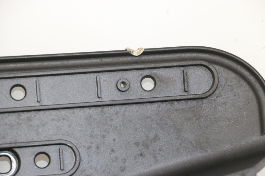 photo de TAPA REPOSAPIES JM MOTORS VX 125 (2022 - 2025) - Recambio usado revisado