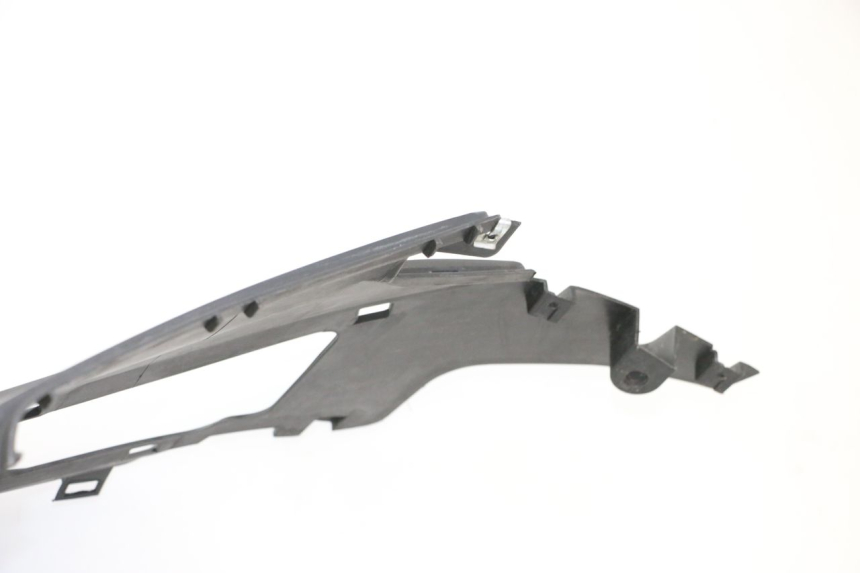 photo de TAPA REPOSAPIES SYM JOYMAX 125 (2010 - 2017) - Foto de producto adicional