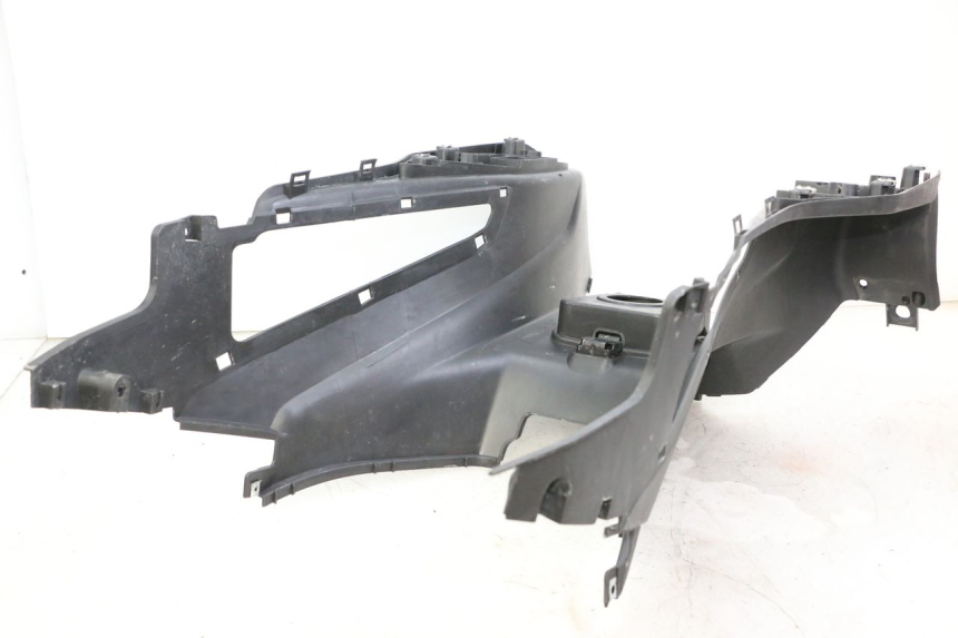 photo de TAPA REPOSAPIES SYM JOYMAX 125 (2010 - 2017) - Zoom estado de uso