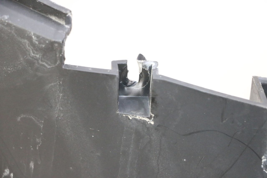 photo de TAPA REPOSAPIES SYM JOYMAX 125 (2010 - 2017) - Marcados y referencias originales