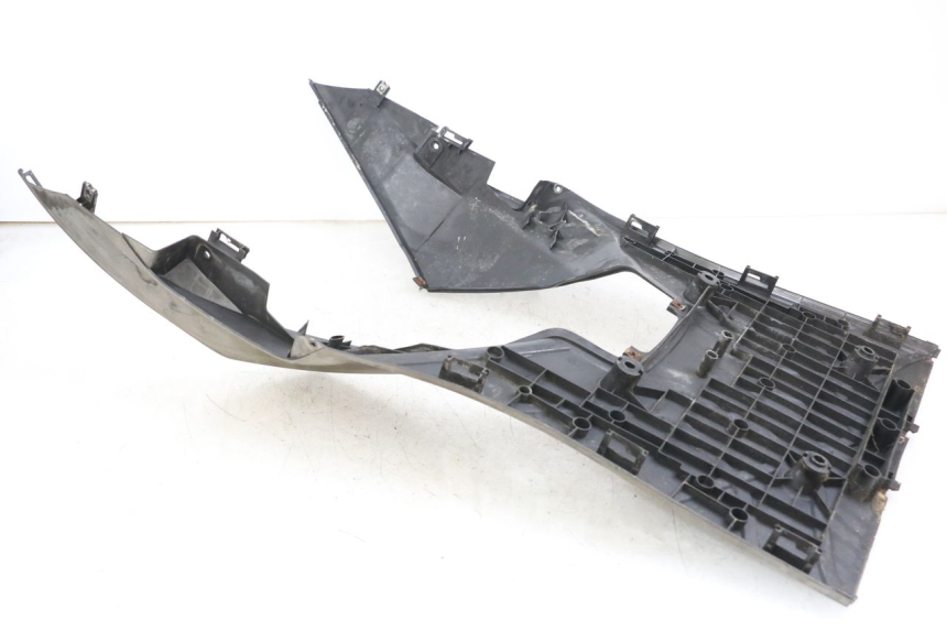 photo de TAPA REPOSAPIES SYM JOYRIDE EVO 125 (2009 - 2016) - Zoom estado de uso