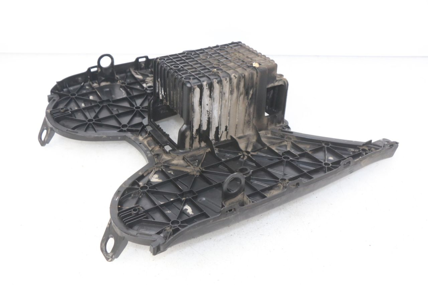 photo de TAPA REPOSAPIES PEUGEOT KISBEE 2T 50 (2010 - 2017) - Detalle de la pieza