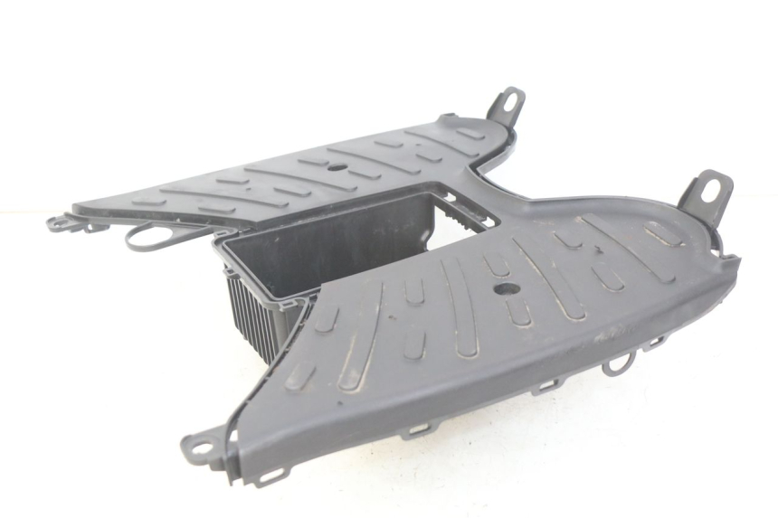 photo de ESTRIBO PEUGEOT KISBEE 2T 50 (2018 - 2022) - Detalles de los puntos de fijación