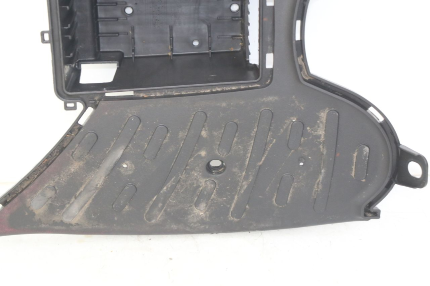 photo de ESTRIBO PEUGEOT KISBEE 2T 50 (2018 - 2022) - Estado de la superficie y material