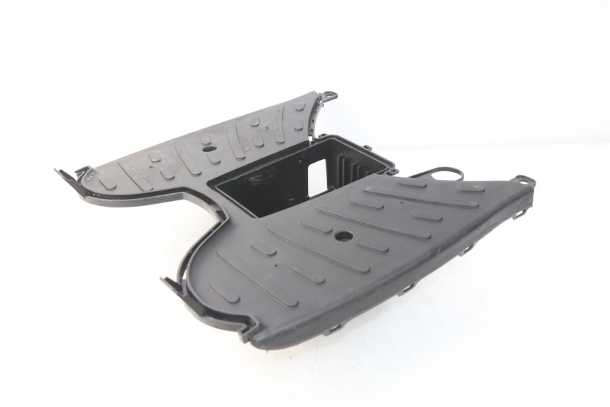 photo de ESTRIBO PEUGEOT KISBEE 4T 50 (2018 - 2022) - Detalle de la pieza