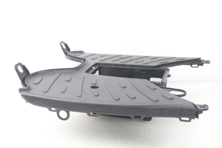 photo de ESTRIBO PEUGEOT KISBEE 4T 50 (2010 - 2017) - Detalles de los puntos de fijación