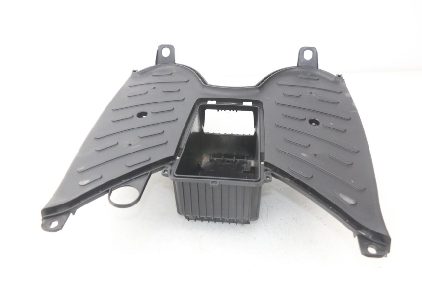 photo de ESTRIBO PEUGEOT KISBEE 4T 50 (2018 - 2022) - Detalles de los puntos de fijación