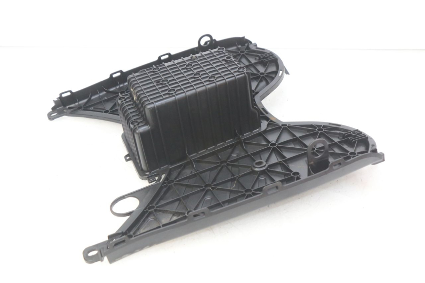 photo de ESTRIBO PEUGEOT KISBEE 4T 50 (2010 - 2017) - Detalle de la pieza