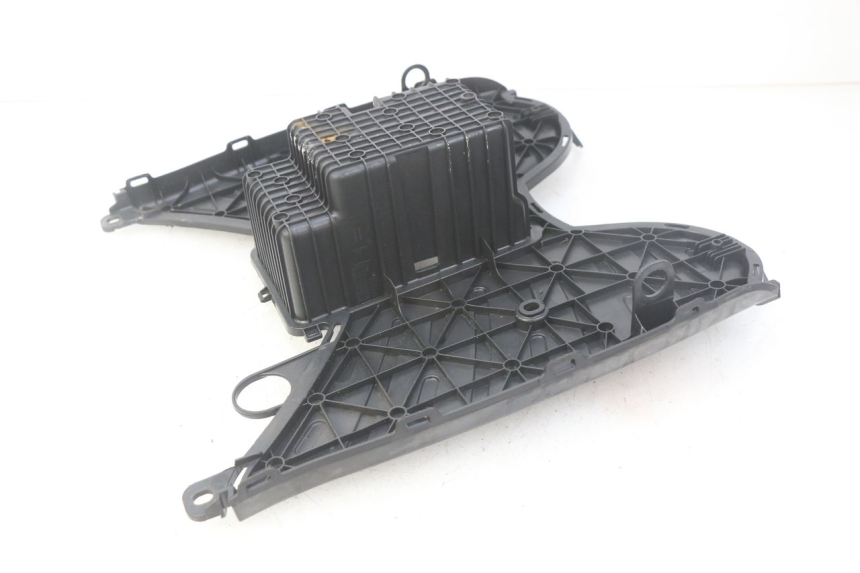 photo de ESTRIBO PEUGEOT KISBEE 4T 50 (2010 - 2017) - Detalles de los puntos de fijación