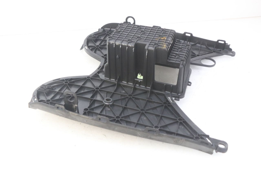 photo de ESTRIBO PEUGEOT KISBEE 4T 50 (2010 - 2017) - Estado de la superficie y material