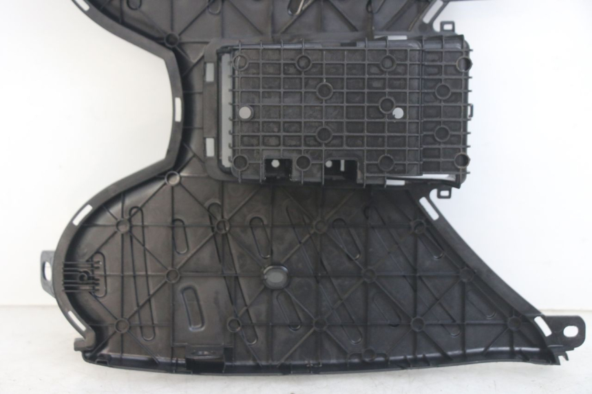 photo de ESTRIBO PEUGEOT KISBEE 4T 50 (2010 - 2017) - Primer plano técnico