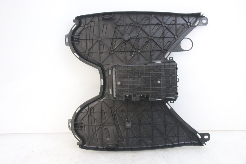 photo de ESTRIBO PEUGEOT KISBEE 4T 50 (2010 - 2017) - Detalles de los puntos de fijación