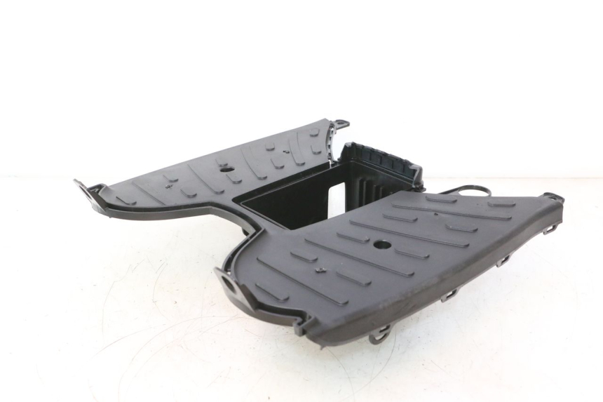 photo de TAPA REPOSAPIES PEUGEOT KISBEE 4T 50 (2023 - 2026) - Vista principal