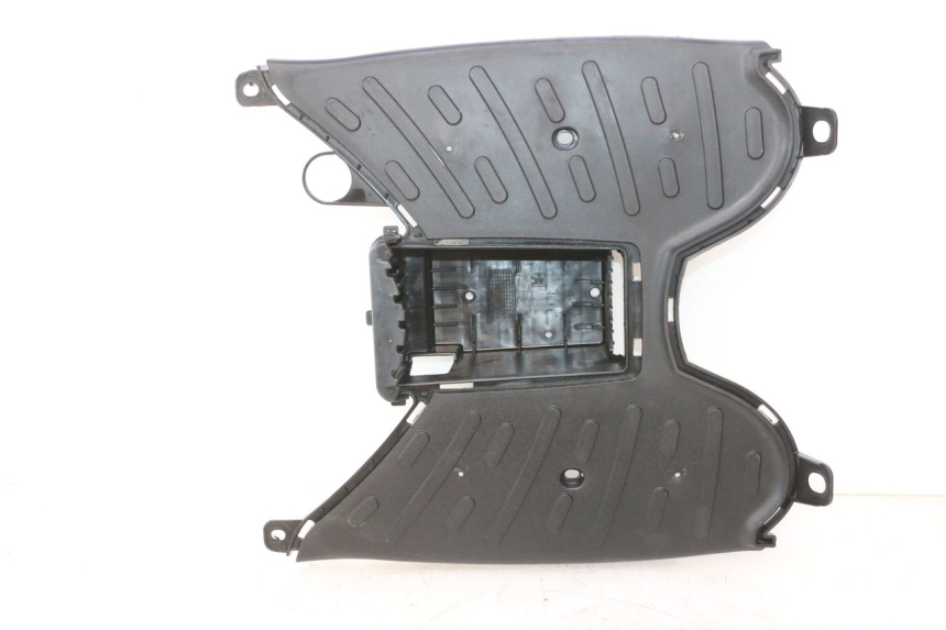photo de TAPA REPOSAPIES PEUGEOT KISBEE 4T 50 (2023 - 2026) - Detalle de la pieza