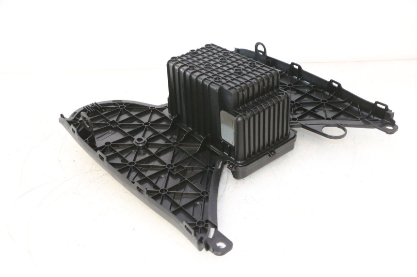 photo de TAPA REPOSAPIES PEUGEOT KISBEE 4T 50 (2023 - 2026) - Zoom estado de uso