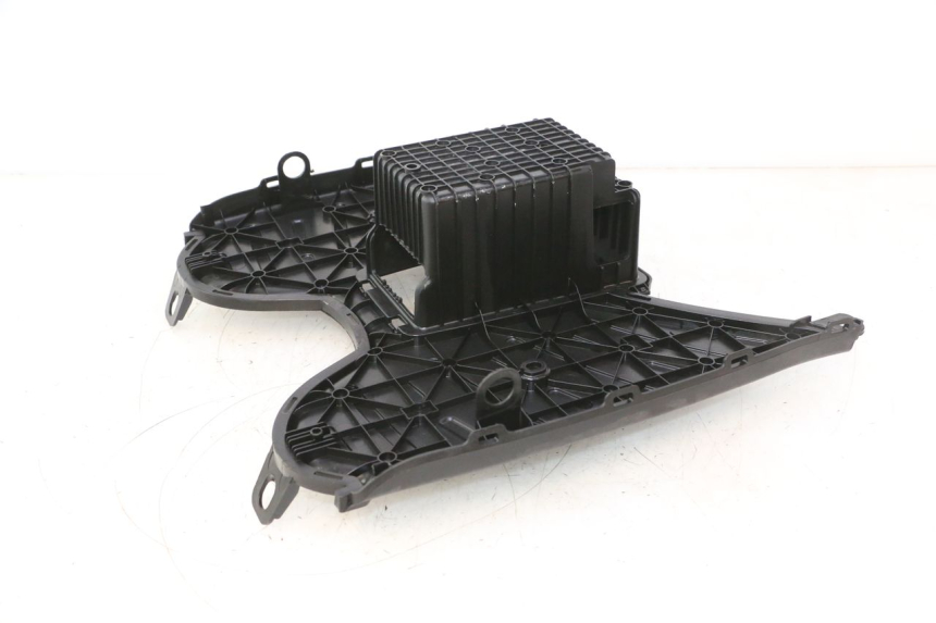 photo de TAPA REPOSAPIES PEUGEOT KISBEE 4T 50 (2023 - 2026) - Otra perspectiva