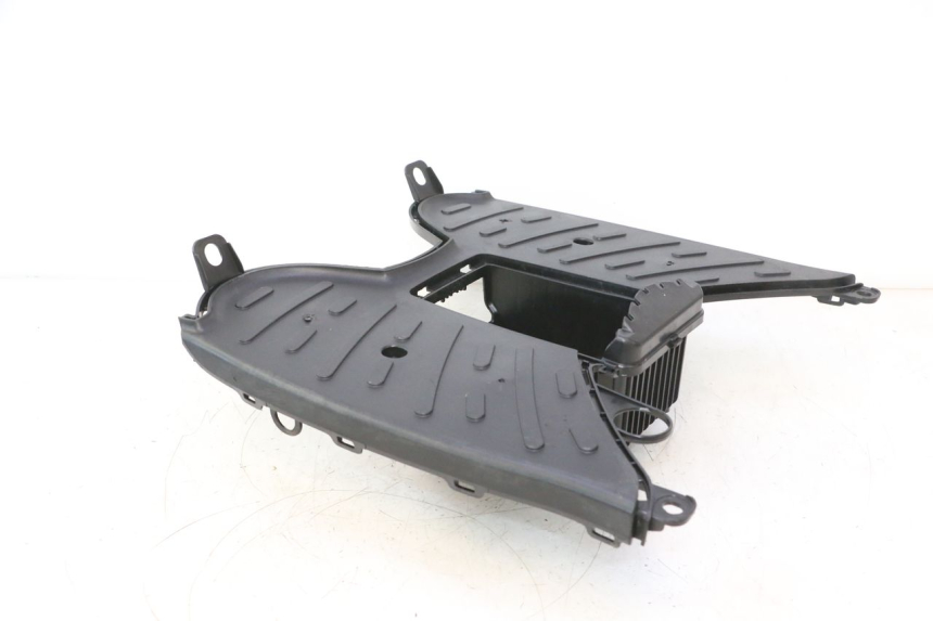photo de TAPA REPOSAPIES PEUGEOT KISBEE 4T 50 (2023 - 2026) - Estado de la superficie y material