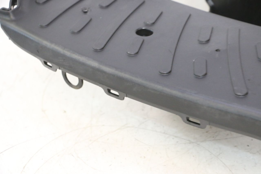 photo de TAPA REPOSAPIES PEUGEOT KISBEE 4T 50 (2023 - 2026) - Recambio usado revisado