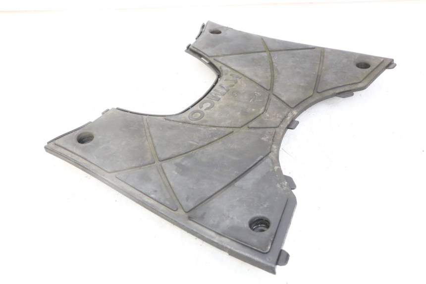 photo de TAPA REPOSAPIES KYMCO DINK 4T 50 (2007 - 2018) - Zoom estado de uso