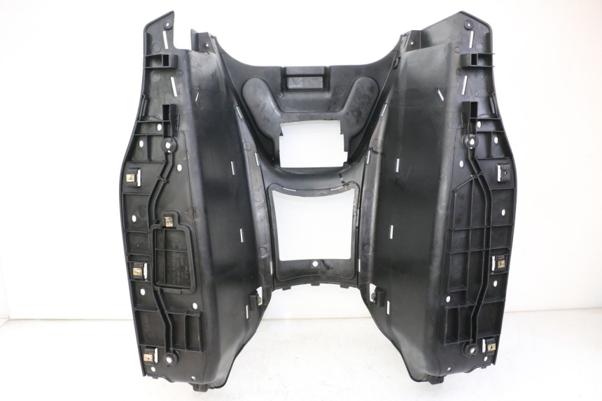 photo de TAPA REPOSAPIES KYMCO XCITING 500 (2007 - 2010) - Detalle de la pieza