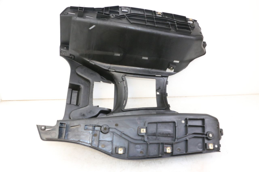 photo de TAPA REPOSAPIES KYMCO XCITING 500 (2007 - 2010) - Otra perspectiva