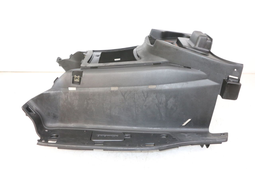 photo de TAPA REPOSAPIES KYMCO XCITING 500 (2007 - 2010) - Detalles de los puntos de fijación