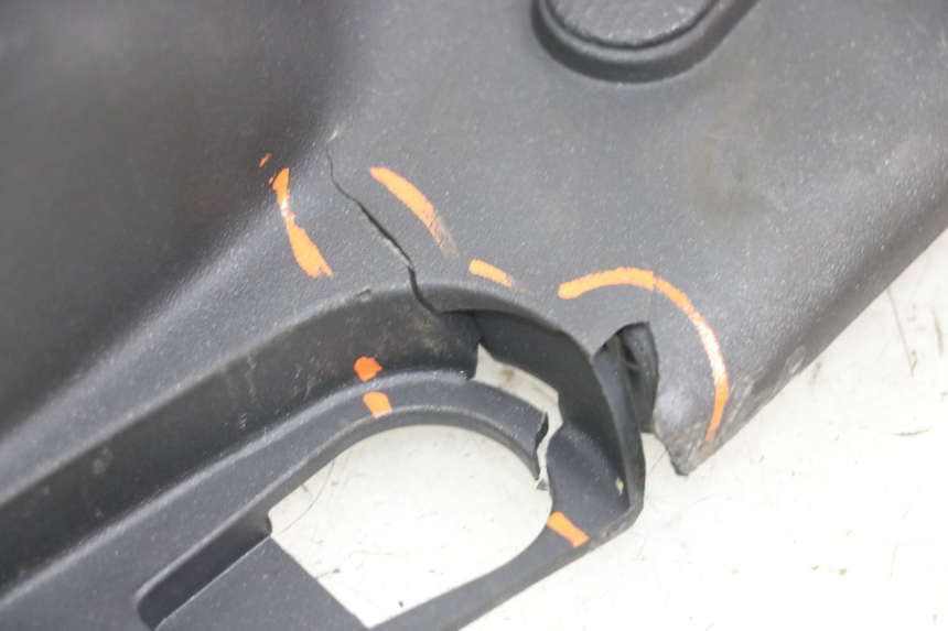 photo de ESTRIBO PIAGGIO LIBERTY 4T 50 (2004 - 2008) - Estado de la superficie y material