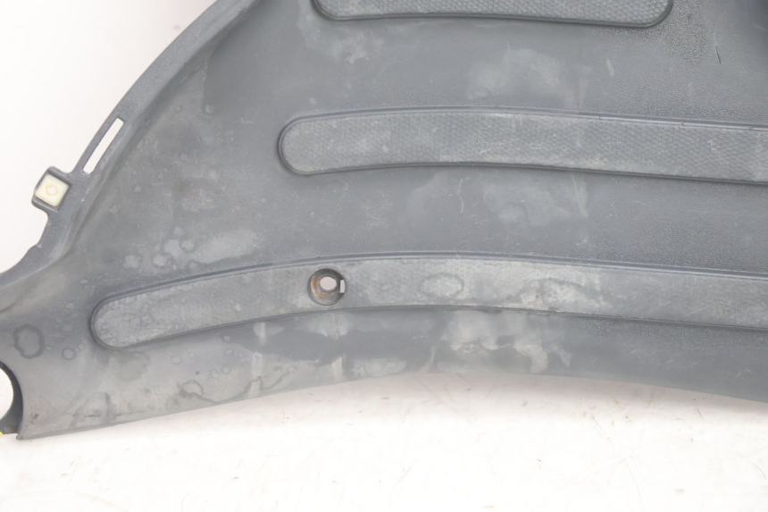 photo de TAPA REPOSAPIES PIAGGIO LIBERTY 125 (1998 - 2008) - Zoom estado de uso