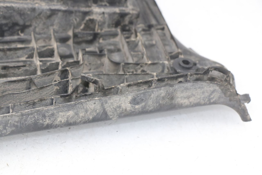 photo de TAPA REPOSAPIES KYMCO LIKE 2T 50 (2009 - 2018) - Detalle de la pieza