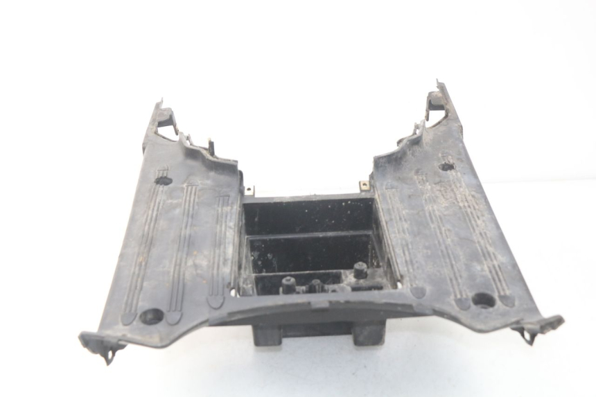 photo de TAPA REPOSAPIES KYMCO LIKE 2T 50 (2009 - 2018) - Otra vista del artículo