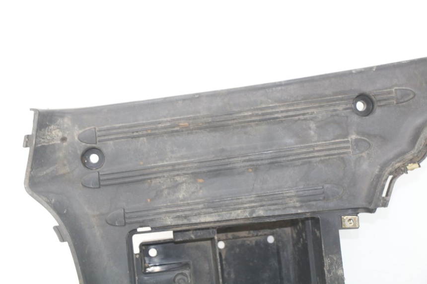 photo de TAPA REPOSAPIES KYMCO LIKE 2T 50 (2009 - 2018) - Primer plano de alta resolución