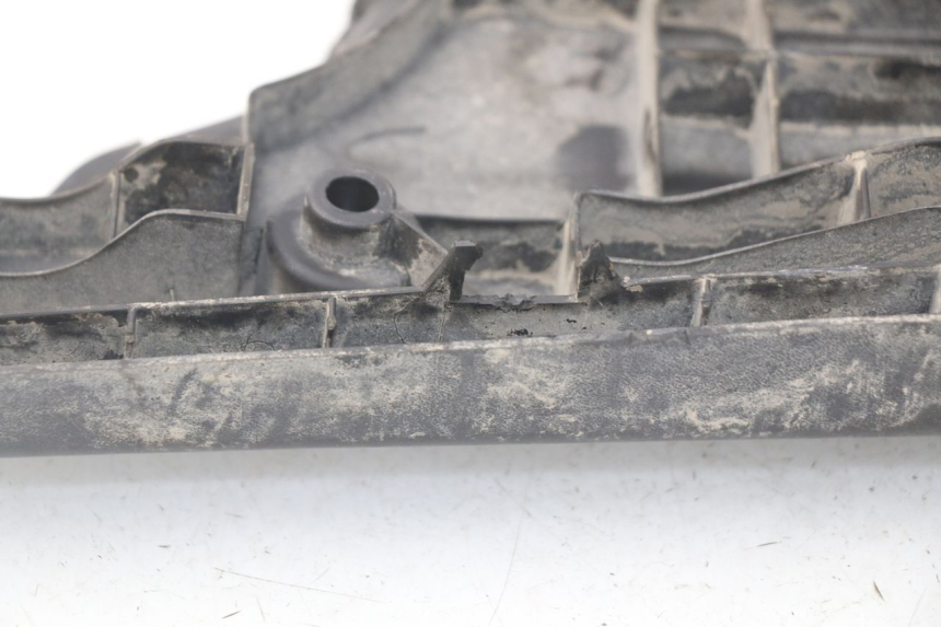 photo de TAPA REPOSAPIES KYMCO LIKE 2T 50 (2009 - 2018) - Zoom estado de uso