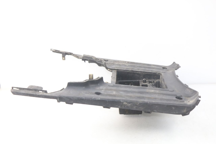 photo de TAPA REPOSAPIES KYMCO LIKE 2T 50 (2009 - 2018) - Marcados y referencias originales