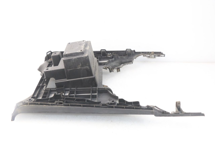 photo de TAPA REPOSAPIES KYMCO LIKE 4T 50 (2009 - 2018) - Detalle de la pieza