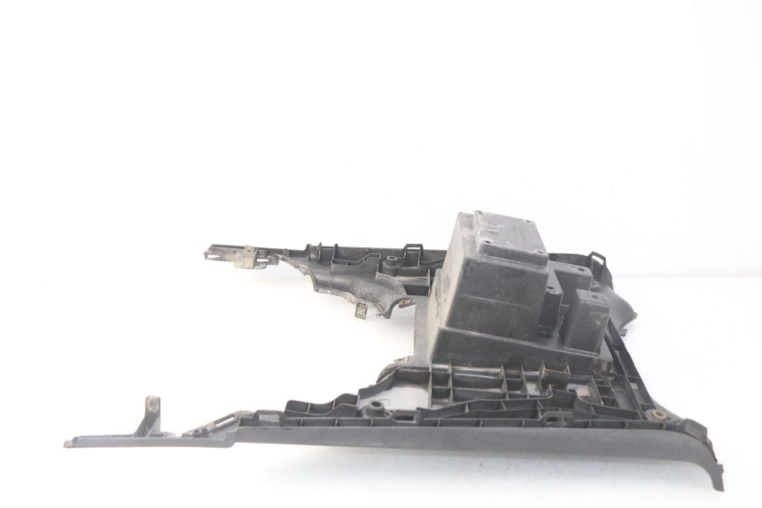 photo de TAPA REPOSAPIES KYMCO LIKE 4T 50 (2009 - 2018) - Zoom estado de uso