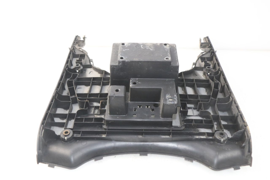 photo de TAPA REPOSAPIES KYMCO LIKE 4T 50 (2009 - 2018) - Otra perspectiva