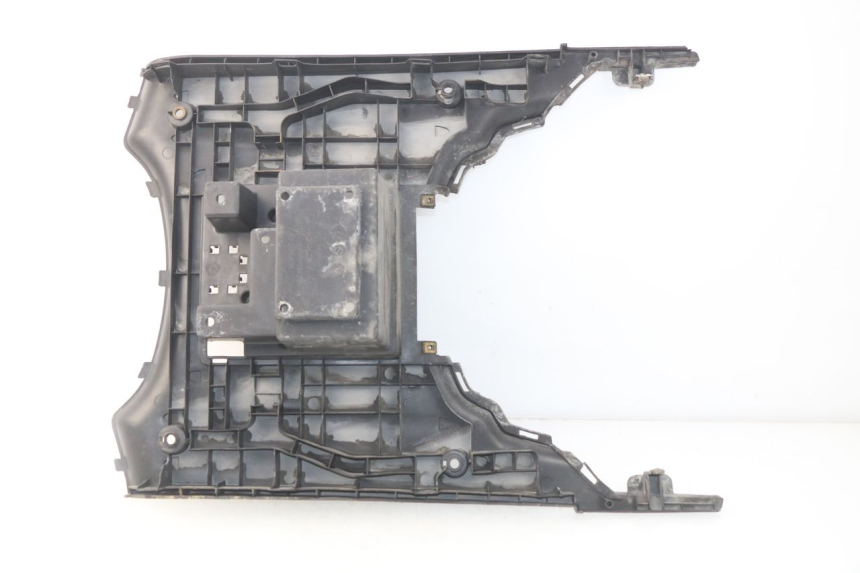 photo de TAPA REPOSAPIES KYMCO LIKE 4T 50 (2009 - 2018) - Primer plano técnico